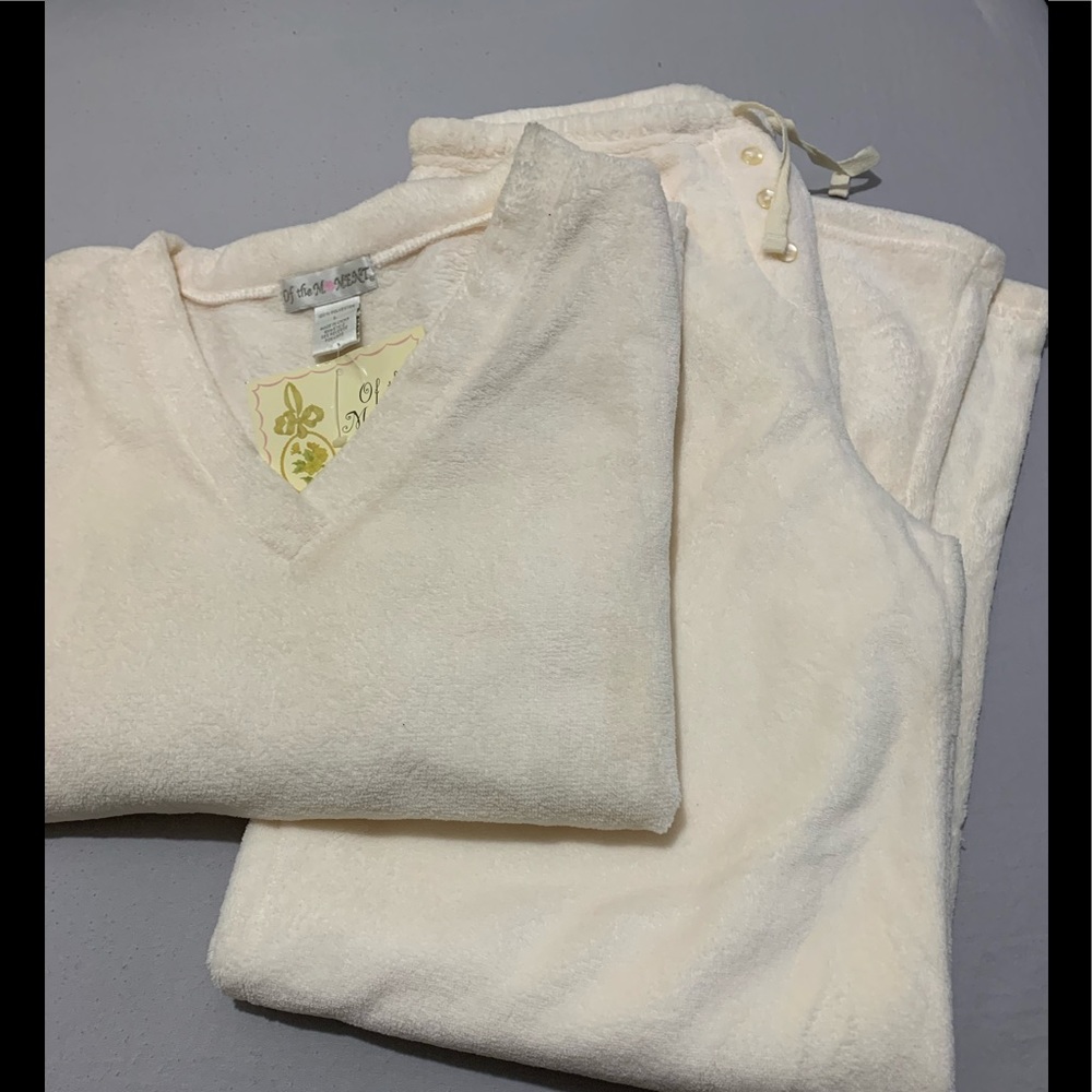 ⭐️NWT Cozy Plush Pajama / Lounge Set